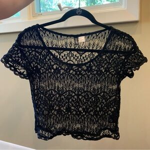 H&M Divided lace tee shirt size 6